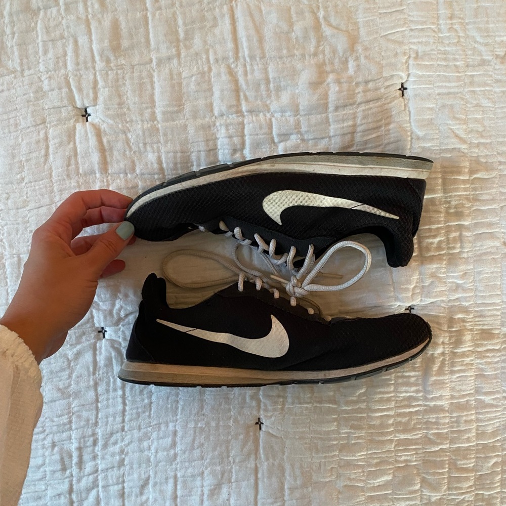 Nike Trainer Tennis Shoes - Size 8